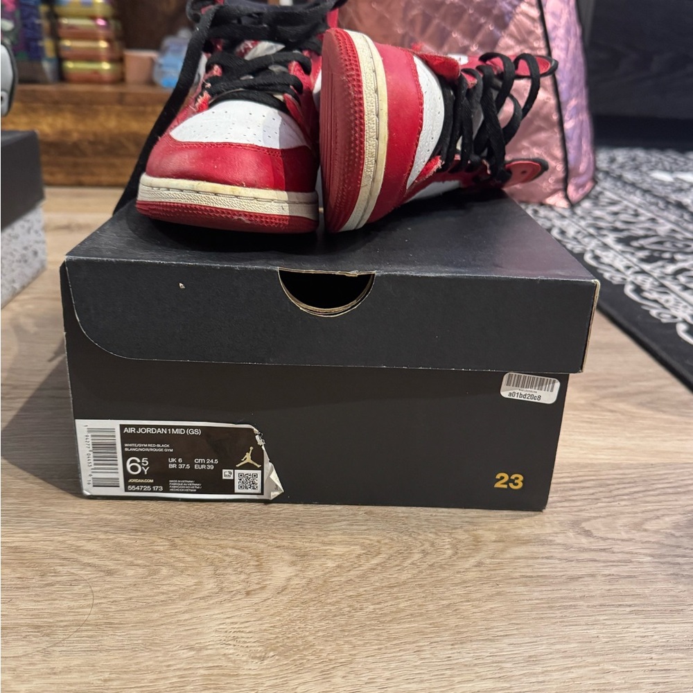 Jordan 1 Mid “Chicago” 2020 edition - Picture 3 of 3